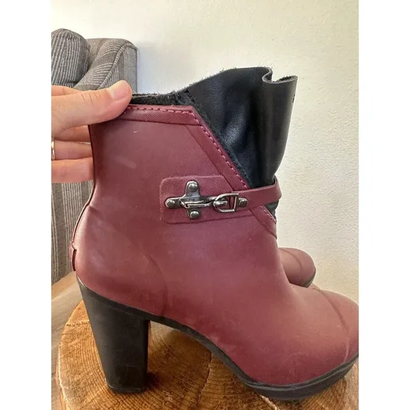 Sorel Medina 8.5 Burgundy Rubber Rain Boot Platform Heel Waterproof Slip On