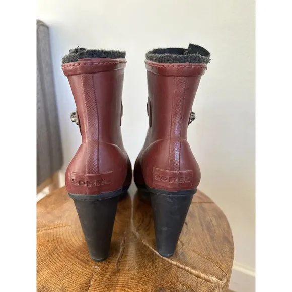 Sorel Medina 8.5 Burgundy Rubber Rain Boot Platform Heel Waterproof Slip On