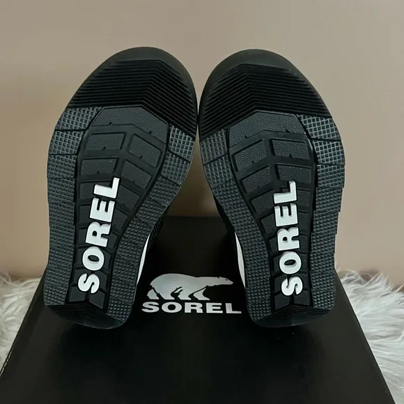 {Sorel} Whitney II Puffy Waterproof Snow Boots in Black - Youth 10