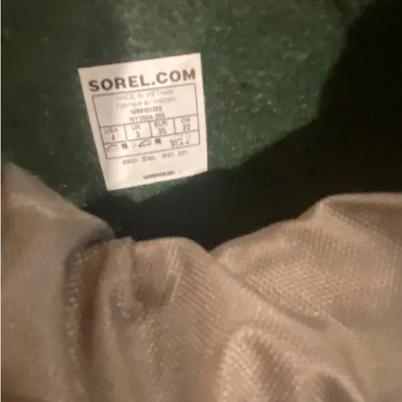 Sorel Youth mid calf flurry green kids winter snow INSULATED boot size 4