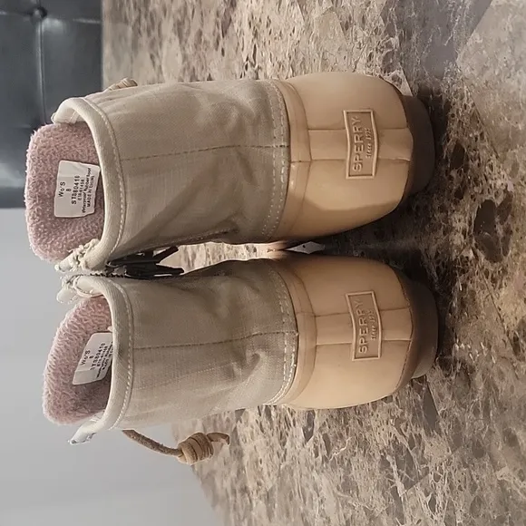 Sperry Salt Water Duck Boots 8