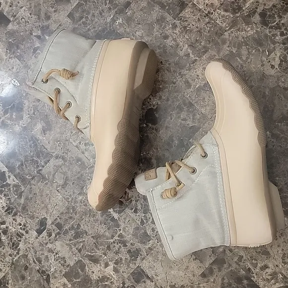 Sperry Salt Water Duck Boots 8