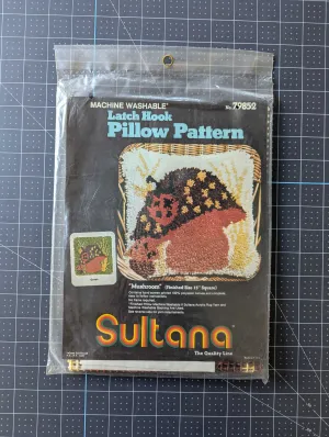 Sultana Latch Hook Pillow Pattern: Mushroom (#79852)