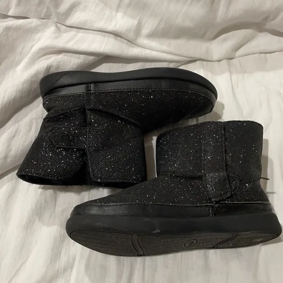 Ugg black shimmer 12 Velcro closure euc good rubber soles