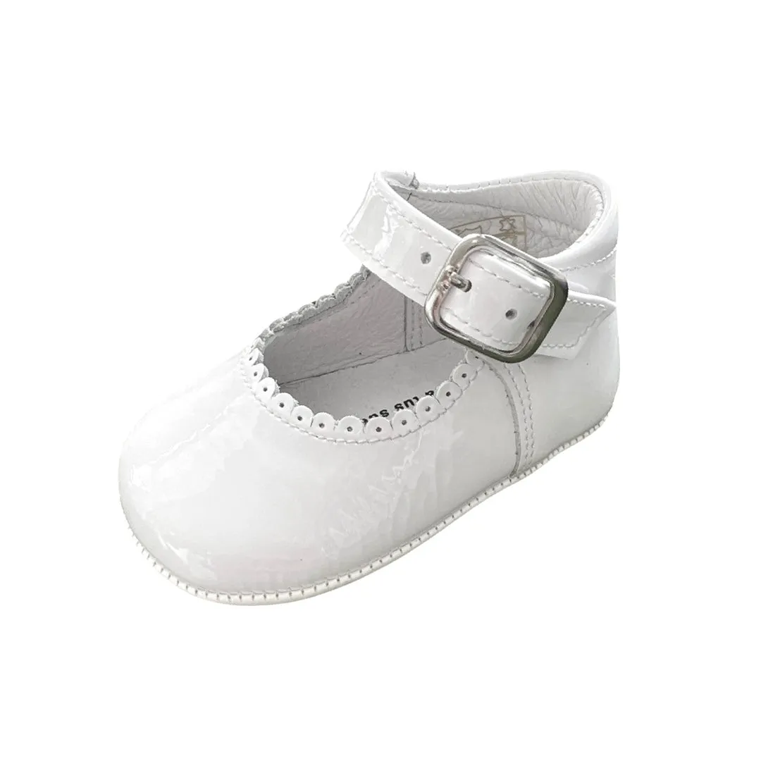 Unisex soft sole shoe