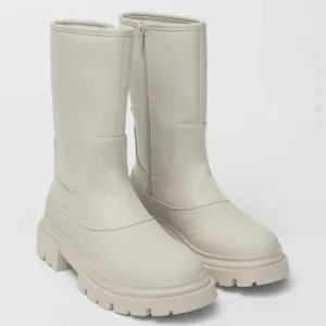 Zara boots big girl SZ 34